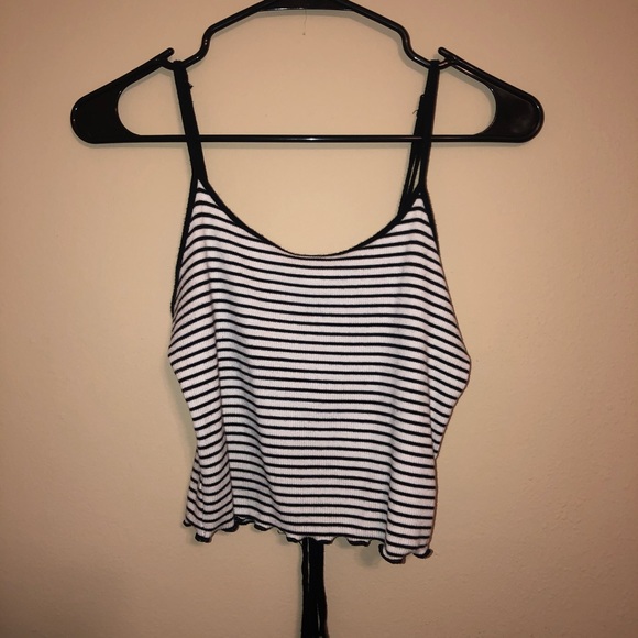 Cropped Tank Top - Picture 5 of 9